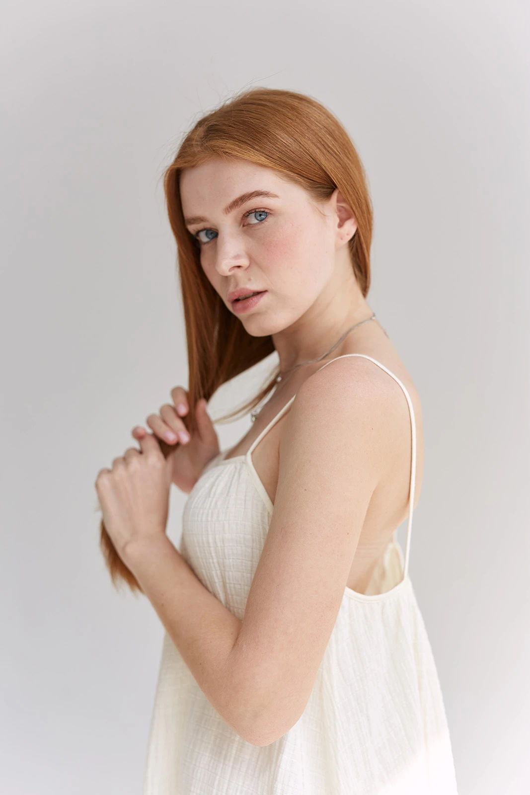 Девушка с кожей полной коллагена Девушка с кожей полной коллагена фото